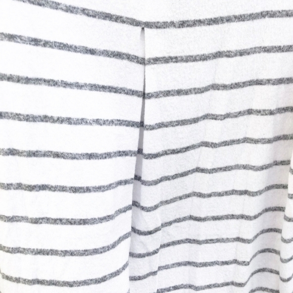 A New Day Women's White and Gray Striped V Neck Long Sleeve Sweater Size XL - Picture 7 of 12